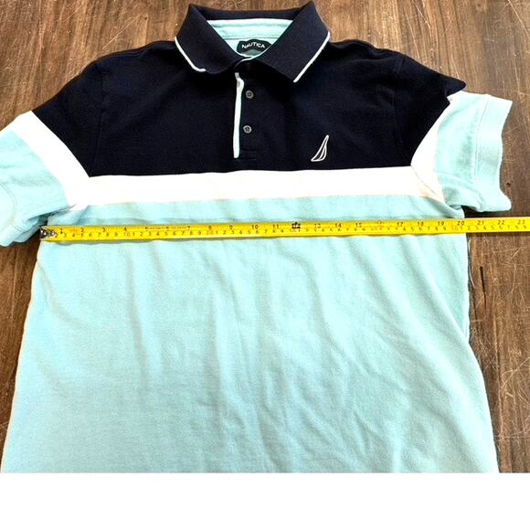Nautica Polo Size L Ocean Colors. Collar Button - Picture 4 of 6